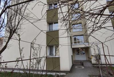 Apartament cu 2 camere decomandat în Rovinari - 1