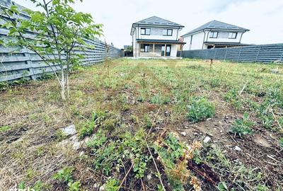 Casă cu 4 camere în Ostratu