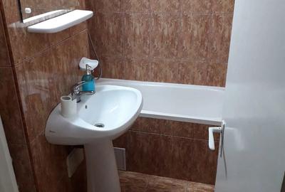 Inchiriez garsoniera zona Decebal-Sovata etaj 2 - 5