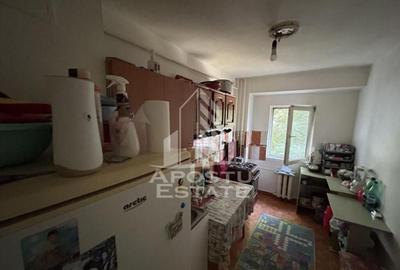 Apartament cu 3 camere semidecomandat, mobilat în Dâmbovița - 6