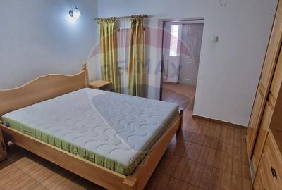 Casa / Vila cu 4 camere de vanzare in zona Central Oras Buhusi - 2