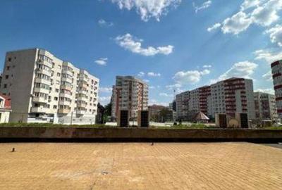 Spațiu comercial, de 892 mp, în 1 Mai - 1