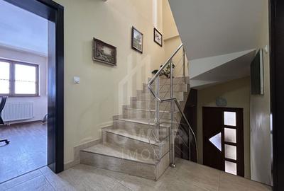 Casă individuală cu 8 camere cu Canalizare în Lupeni - 2