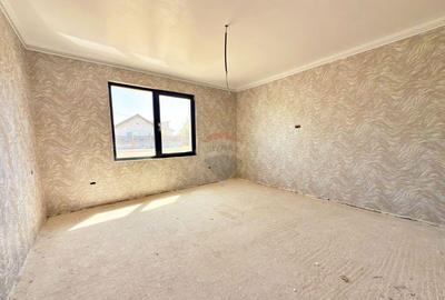 Casă cu 3 camere cu Teren 300 Mp în Frumușeni - 2