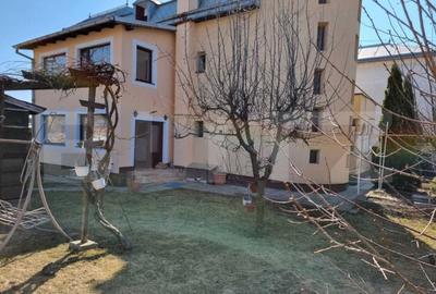 Casă cu 5 camere cu Teren 650 Mp în Central