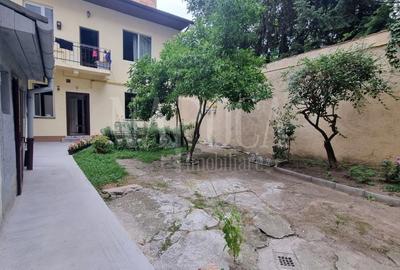 Casă individuală cu 3 camere cu Canalizare în Central - 1