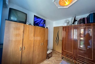 Apartament cu 3 camere, decomandat, Valea Aurie - 6