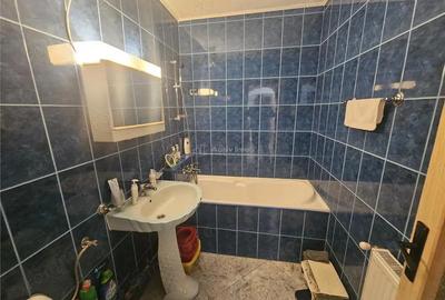 Resita, 2 Cam. Cf. 1, Et. 1, Bulevard, Micro 1 - 8