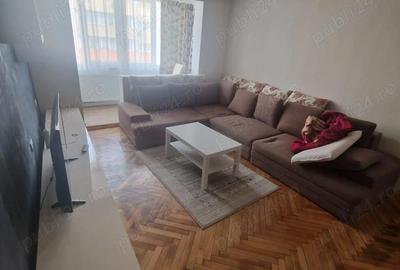 Apartament cu 3 camere decomandat în Gheorghe Lazăr