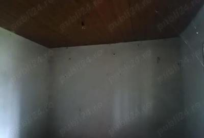 Casă cu 2 camere cu Teren 1400 Mp în Axintele - 12