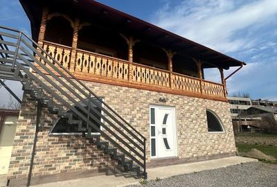 Casă cu 3 camere cu Teren 50 Mp în Central - 1