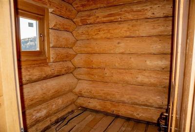 Casa din lemn rotund (Izvoru Muresului, str. Garii) - 17