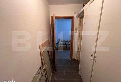 Spațiu comercial, de 80 mp, în Central - 8