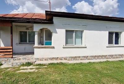 Casă cu Teren 1278 Mp în Buzoești - 2