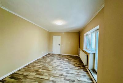 Apartament de vanzare  3 camere renovat, metrou Apărătorii Patriei – Sector 4 - 6