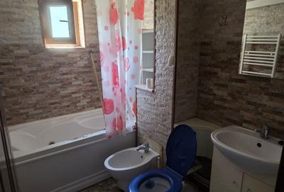 Apartament cu 2 camere decomandat în Micro 20 - 1