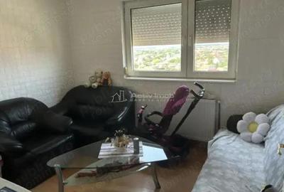 Apartament cu 3 camere decomandat în Aurel Vlaicu