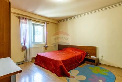 Casă cu 5 camere cu Teren 373 Mp în Bd. Gloriei - 8