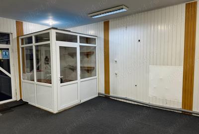Spațiu comercial, de 40 mp, în Central - 4