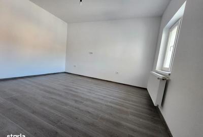 Spațiu comercial, de 242 mp, în Central - 8