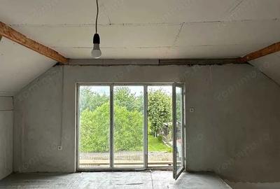 Casă cu 4 camere în Coșteiu - 2