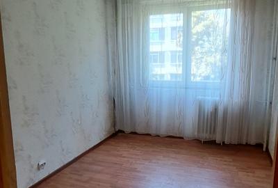Apartament cu 4 camere decomandat în 1 Decembrie 1918