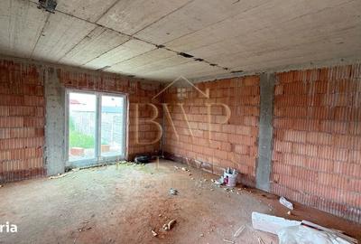Casă cu 3 camere în Urseni