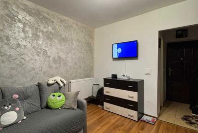 Garsonieră decomandată în Baza 3 - 8