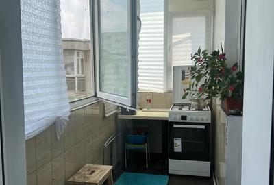 Apartament cu 3 camere decomandat în Rahova - 2