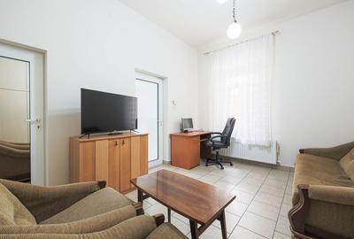 VÂNDUT! Apartament cu o cameră, Piața Catedralei, Arad. - 1