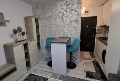 Garsonieră semidecomandată în Central