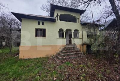 Casă cu 4 camere cu Teren 4332 Mp în Central - 4