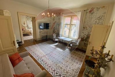 Apartament cu 2 camere decomandat în Centrul Istoric