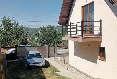 Vand casa -vila la Comarnic cu toate utilita?ile necesare. - 3