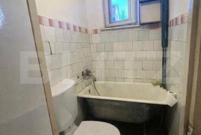 Apartament cu 3 camere semidecomandat în Central - 1