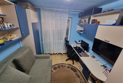Apartament cu 4 camere decomandat în Nufărul - 7