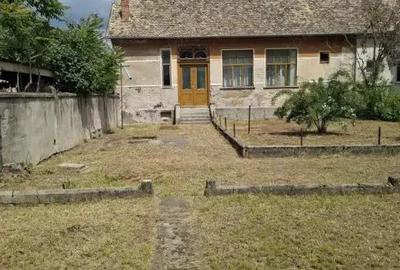 Casa din caramida pentru renovat 3 camere in Nadlac - 2