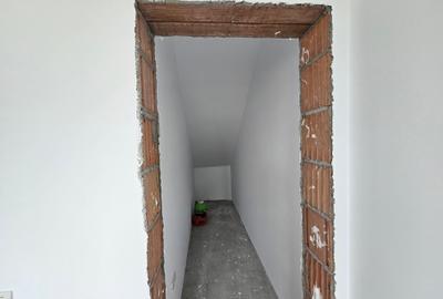 Duplex cu 4 camere cu Canalizare în Moșnița Nouă - 24