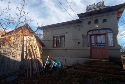 Casă cu 4 camere în Central - 2