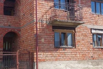 Casă cu Teren 11 Mp în Halmeu