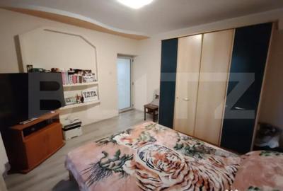 Casă cu 4 camere cu Teren 980 Mp în Craiovița Nouă