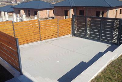 Casă cu 4 camere în Exterior Vest