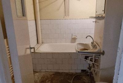 Apartament cu 3 camere decomandat în Petros - 2