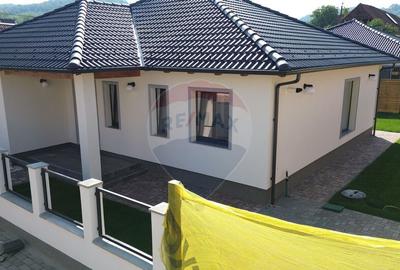 Casa de vanzare noua construita in 2025 - 1
