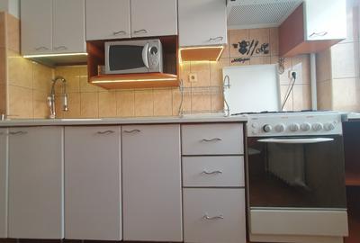 Apartament cu 3 camere semidecomandat în Unirii - 2
