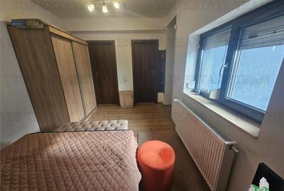 Casă cu 4 camere cu Canalizare în Drumul Taberei - 2