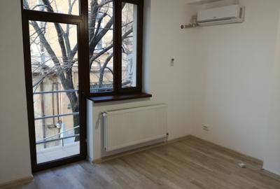 Birou, de 70 mp, în Unirii - 3