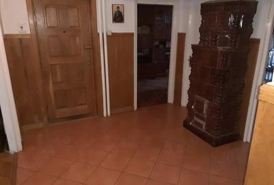 Apartament cu 4 camere decomandat în Central - 1