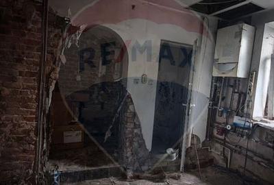 Spațiu comercial , birouri, Ultracentral ,S+P+E, 350 mp - 10