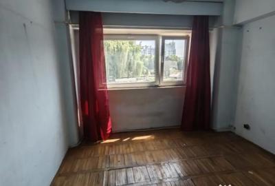 Apartament cu 3 camere semidecomandat în Central - 3